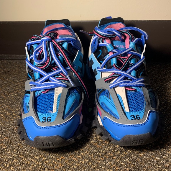 Selling a pair of Balenciagas ! - Picture 3 of 3